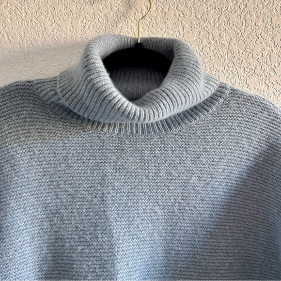 Sundance Turtleneck Sweater Merino Wool Blend Large Blue Grey Mixed Media SOFT - Picture 3 of 10